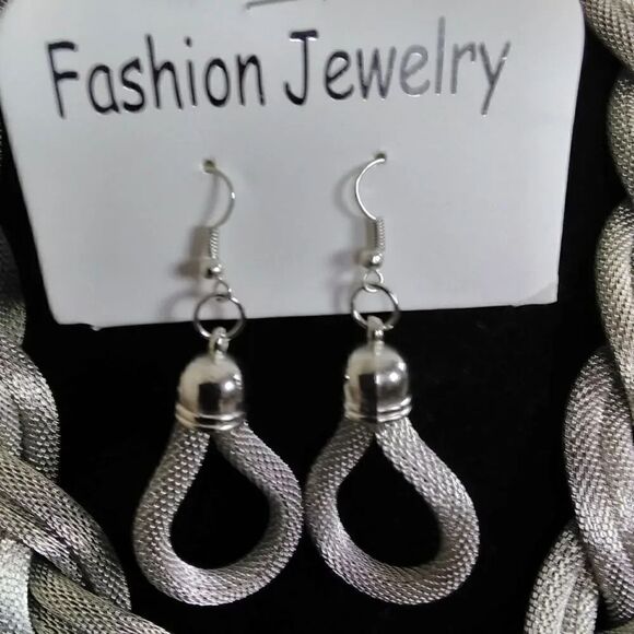 Jewelry-silver-necklace/earring set  - Picture 5 of 7